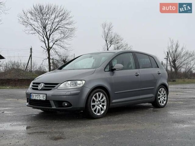 Сірий Фольксваген Golf Plus, об'ємом двигуна 1.39 л та пробігом 266 тис. км за 7150 $, фото 8 на Automoto.ua
