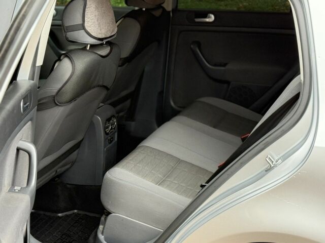 Серый Фольксваген Гольф Плюс, объемом двигателя 1.6 л и пробегом 247 тыс. км за 6200 $, фото 5 на Automoto.ua