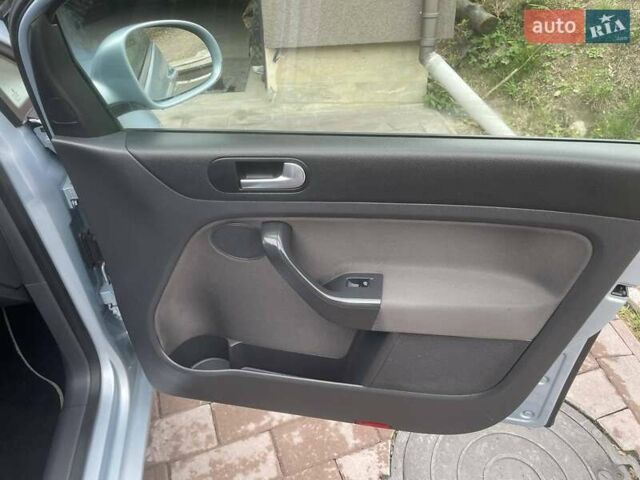 Серый Фольксваген Гольф Плюс, объемом двигателя 1.6 л и пробегом 198 тыс. км за 6900 $, фото 30 на Automoto.ua