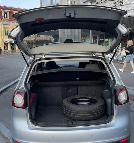 Серый Фольксваген Гольф Плюс, объемом двигателя 1.6 л и пробегом 203 тыс. км за 5700 $, фото 12 на Automoto.ua