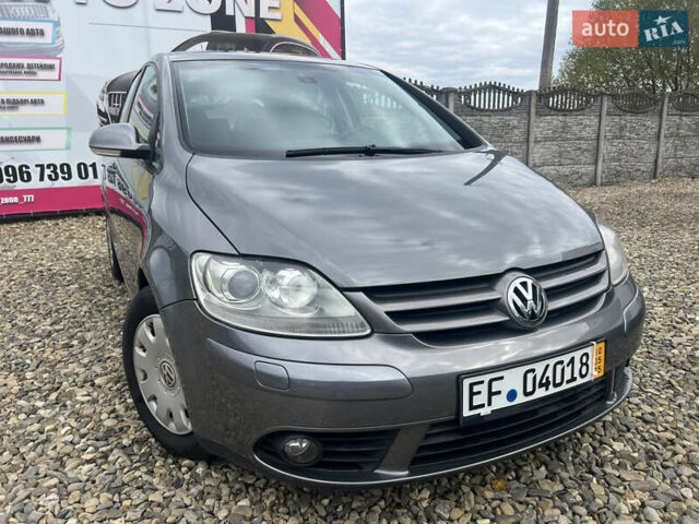 Серый Фольксваген Гольф Плюс, объемом двигателя 1.6 л и пробегом 220 тыс. км за 6599 $, фото 7 на Automoto.ua
