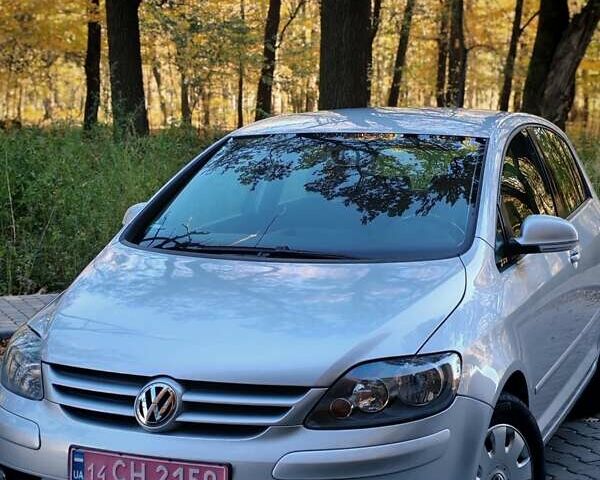 Серый Фольксваген Гольф Плюс, объемом двигателя 1.6 л и пробегом 181 тыс. км за 5599 $, фото 18 на Automoto.ua