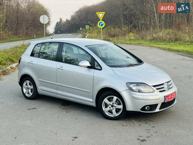 Серый Фольксваген Гольф Плюс, объемом двигателя 1.6 л и пробегом 180 тыс. км за 5699 $, фото 1 на Automoto.ua