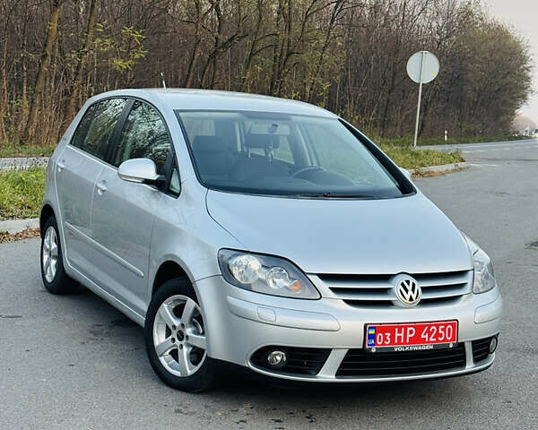 Серый Фольксваген Гольф Плюс, объемом двигателя 1.6 л и пробегом 180 тыс. км за 5699 $, фото 8 на Automoto.ua