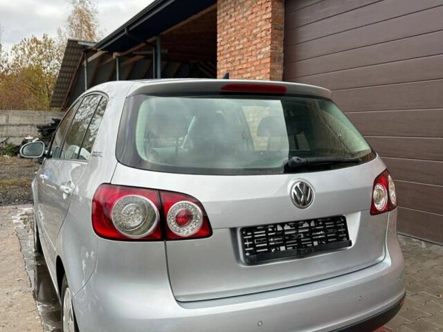 Сірий Фольксваген Golf Plus, об'ємом двигуна 1.6 л та пробігом 237 тис. км за 6000 $, фото 5 на Automoto.ua