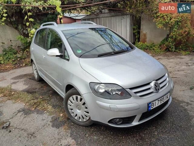 Серый Фольксваген Гольф Плюс, объемом двигателя 1.4 л и пробегом 193 тыс. км за 6400 $, фото 2 на Automoto.ua