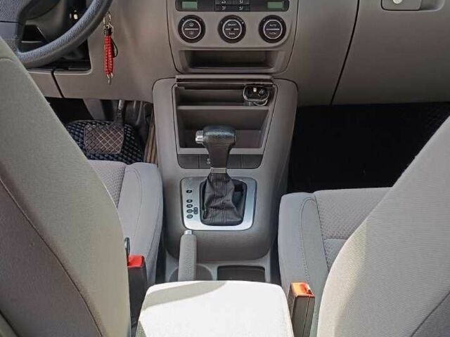 Серый Фольксваген Гольф Плюс, объемом двигателя 1.6 л и пробегом 152 тыс. км за 7200 $, фото 6 на Automoto.ua