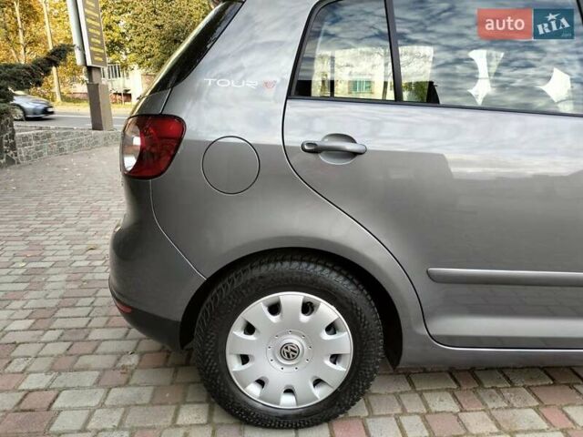 Серый Фольксваген Гольф Плюс, объемом двигателя 1.6 л и пробегом 106 тыс. км за 7300 $, фото 19 на Automoto.ua