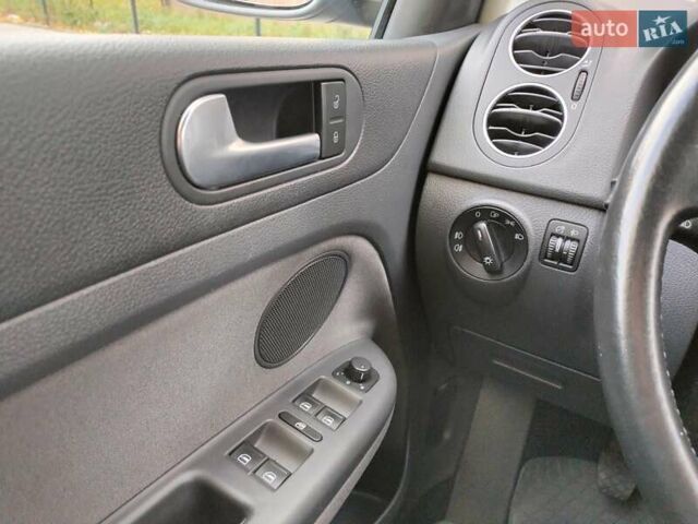 Серый Фольксваген Гольф Плюс, объемом двигателя 1.6 л и пробегом 106 тыс. км за 7300 $, фото 51 на Automoto.ua