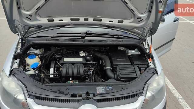 Серый Фольксваген Гольф Плюс, объемом двигателя 1.6 л и пробегом 240 тыс. км за 5999 $, фото 22 на Automoto.ua