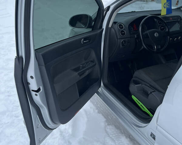 Сірий Фольксваген Golf Plus, об'ємом двигуна 1.6 л та пробігом 172 тис. км за 5700 $, фото 9 на Automoto.ua