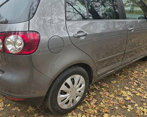 Фольксваген Гольф Плюс 2007 в Луцке на Automoto.ua Серый Фольксваген Гольф Плюс, объемом двигателя 1.6 л и пробегом 226 тыс. км за 6000 $, фото 14 на Automoto.ua