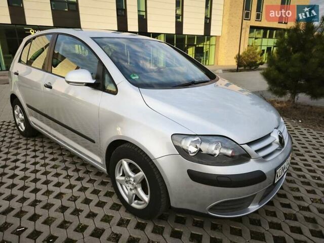 Серый Фольксваген Гольф Плюс, объемом двигателя 1.6 л и пробегом 163 тыс. км за 6900 $, фото 13 на Automoto.ua