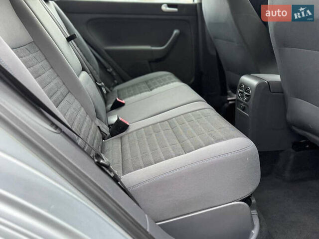 Серый Фольксваген Гольф Плюс, объемом двигателя 1.6 л и пробегом 220 тыс. км за 6190 $, фото 53 на Automoto.ua