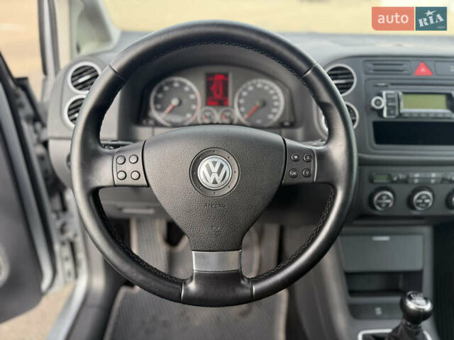 Серый Фольксваген Гольф Плюс, объемом двигателя 1.39 л и пробегом 252 тыс. км за 5900 $, фото 23 на Automoto.ua