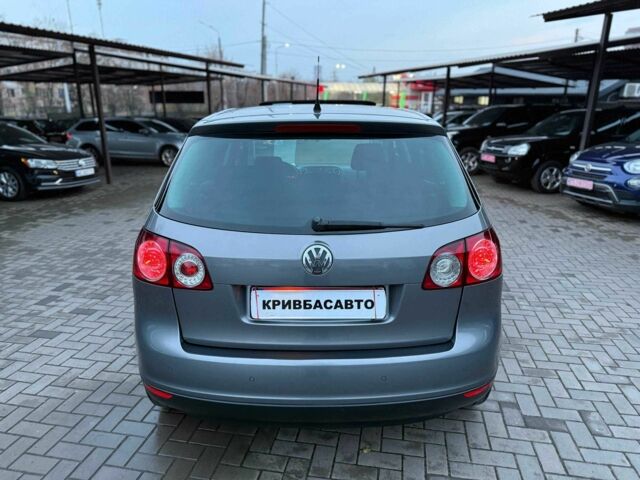 Серый Фольксваген Гольф Плюс, объемом двигателя 1.6 л и пробегом 227 тыс. км за 7300 $, фото 5 на Automoto.ua