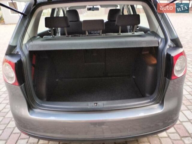 Серый Фольксваген Гольф Плюс, объемом двигателя 1.6 л и пробегом 106 тыс. км за 7300 $, фото 77 на Automoto.ua