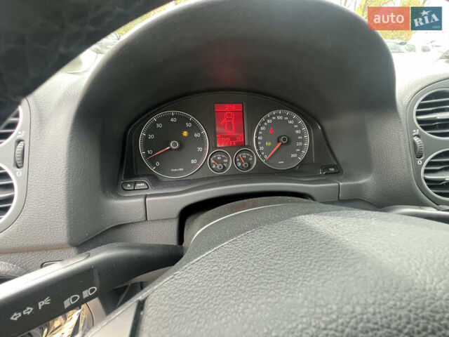 Серый Фольксваген Гольф Плюс, объемом двигателя 1.6 л и пробегом 220 тыс. км за 6599 $, фото 22 на Automoto.ua