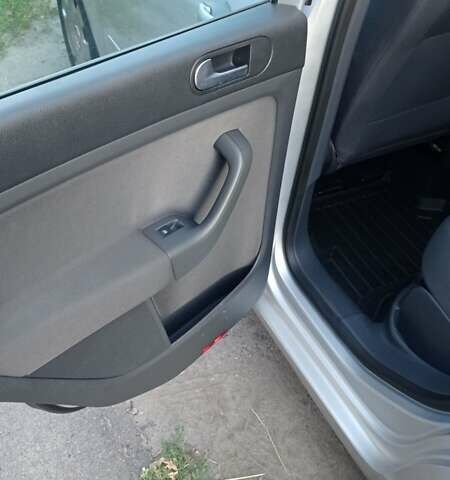 Серый Фольксваген Гольф Плюс, объемом двигателя 1.6 л и пробегом 233 тыс. км за 6199 $, фото 14 на Automoto.ua