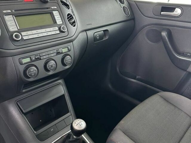 Сірий Фольксваген Golf Plus, об'ємом двигуна 1.6 л та пробігом 237 тис. км за 6000 $, фото 16 на Automoto.ua