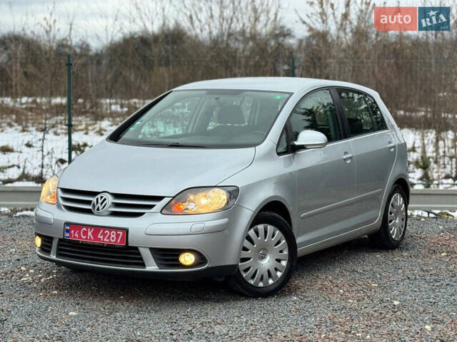 Серый Фольксваген Гольф Плюс, объемом двигателя 1.6 л и пробегом 220 тыс. км за 6190 $, фото 6 на Automoto.ua