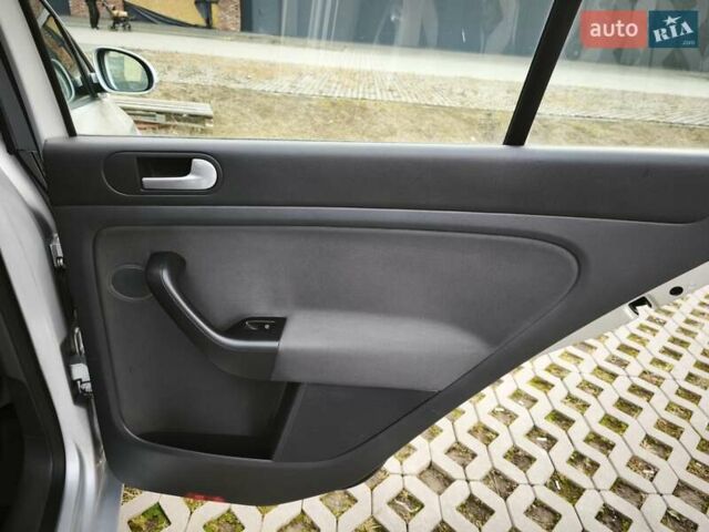 Серый Фольксваген Гольф Плюс, объемом двигателя 1.6 л и пробегом 163 тыс. км за 6900 $, фото 55 на Automoto.ua