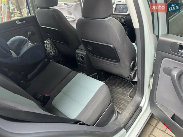 Сірий Фольксваген Golf Plus, об'ємом двигуна 1.6 л та пробігом 253 тис. км за 9800 $, фото 10 на Automoto.ua