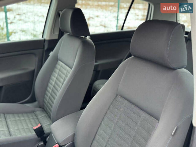 Серый Фольксваген Гольф Плюс, объемом двигателя 1.6 л и пробегом 220 тыс. км за 6190 $, фото 64 на Automoto.ua