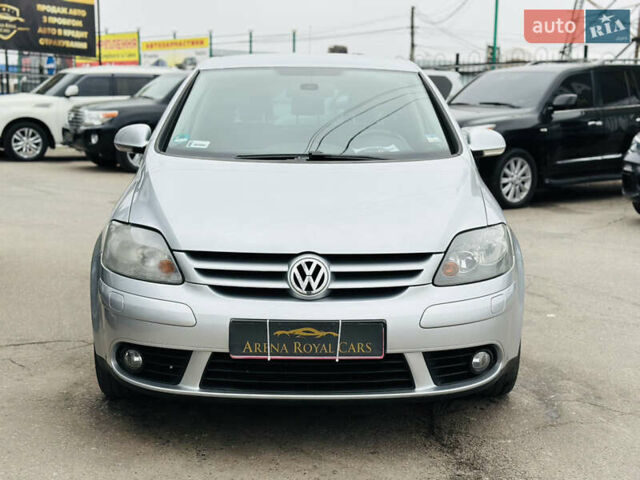 Серый Фольксваген Гольф Плюс, объемом двигателя 1.6 л и пробегом 183 тыс. км за 7200 $, фото 6 на Automoto.ua