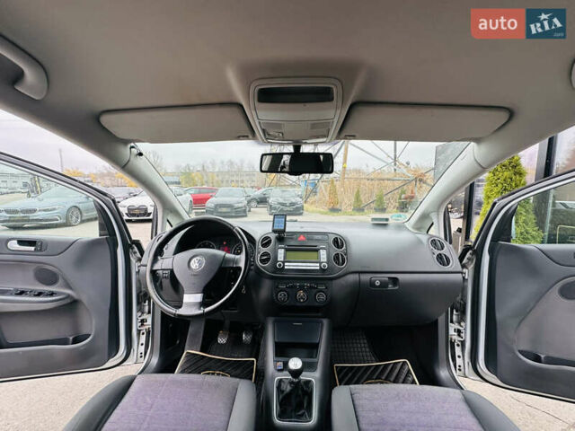 Серый Фольксваген Гольф Плюс, объемом двигателя 1.6 л и пробегом 183 тыс. км за 7200 $, фото 18 на Automoto.ua