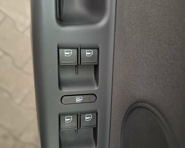 Серый Фольксваген Гольф Плюс, объемом двигателя 1.4 л и пробегом 222 тыс. км за 5850 $, фото 28 на Automoto.ua