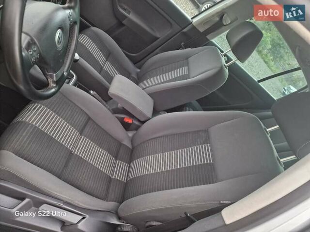 Фольксваген Гольф Плюс 2007 в Луцке на Automoto.ua Серый Фольксваген Гольф Плюс, объемом двигателя 1.6 л и пробегом 200 тыс. км за 5700 $, фото 38 на Automoto.ua