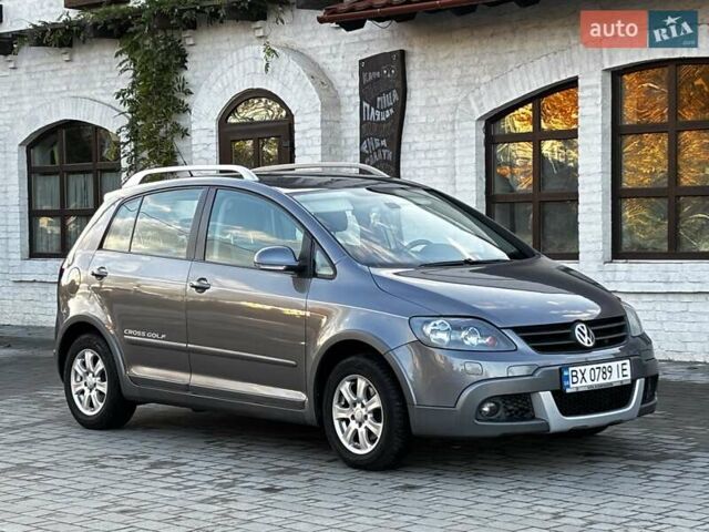 Серый Фольксваген Гольф Плюс, объемом двигателя 1.6 л и пробегом 223 тыс. км за 7499 $, фото 6 на Automoto.ua
