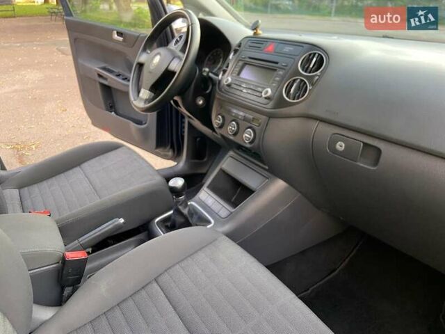 Серый Фольксваген Гольф Плюс, объемом двигателя 1.6 л и пробегом 197 тыс. км за 6300 $, фото 16 на Automoto.ua