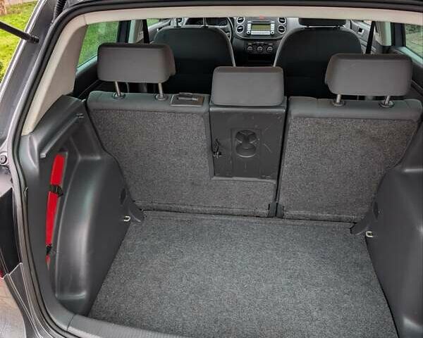 Сірий Фольксваген Golf Plus, об'ємом двигуна 1.62 л та пробігом 194 тис. км за 6000 $, фото 21 на Automoto.ua