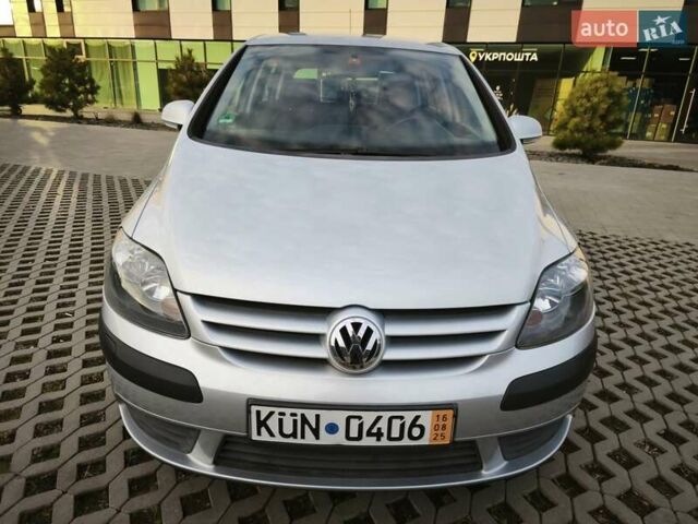 Серый Фольксваген Гольф Плюс, объемом двигателя 1.6 л и пробегом 163 тыс. км за 6900 $, фото 11 на Automoto.ua