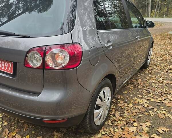 Фольксваген Гольф Плюс 2007 в Луцке на Automoto.ua Серый Фольксваген Гольф Плюс, объемом двигателя 1.6 л и пробегом 226 тыс. км за 6000 $, фото 6 на Automoto.ua