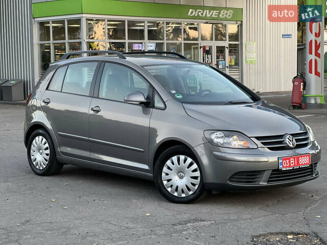 Сірий Фольксваген Golf Plus, об'ємом двигуна 1.6 л та пробігом 230 тис. км за 6650 $, фото 6 на Automoto.ua