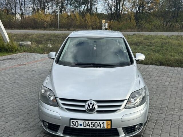 Серый Фольксваген Гольф Плюс, объемом двигателя 1.6 л и пробегом 198 тыс. км за 5800 $, фото 6 на Automoto.ua