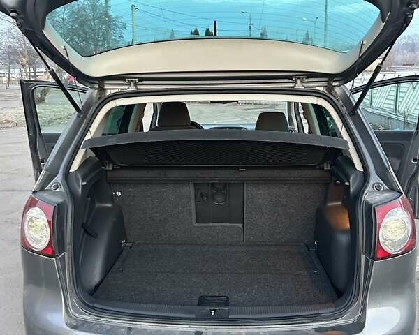 Серый Фольксваген Гольф Плюс, объемом двигателя 1.4 л и пробегом 218 тыс. км за 5500 $, фото 5 на Automoto.ua