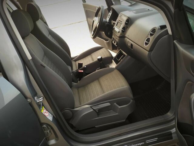 Сірий Фольксваген Golf Plus, об'ємом двигуна 1.4 л та пробігом 210 тис. км за 6900 $, фото 16 на Automoto.ua