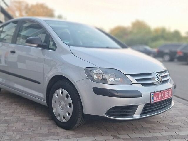 Сірий Фольксваген Golf Plus, об'ємом двигуна 1.6 л та пробігом 235 тис. км за 5950 $, фото 20 на Automoto.ua