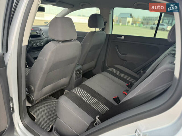 Серый Фольксваген Гольф Плюс, объемом двигателя 1.39 л и пробегом 252 тыс. км за 5900 $, фото 19 на Automoto.ua