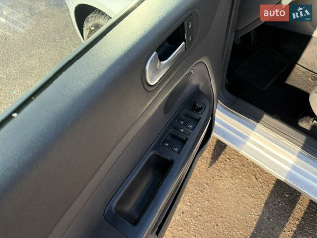 Сірий Фольксваген Golf Plus, об'ємом двигуна 1.6 л та пробігом 220 тис. км за 7199 $, фото 39 на Automoto.ua