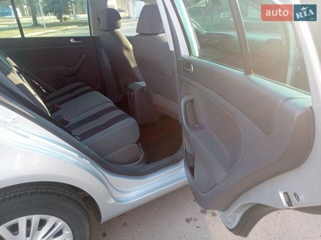 Серый Фольксваген Гольф Плюс, объемом двигателя 1.4 л и пробегом 254 тыс. км за 5999 $, фото 7 на Automoto.ua