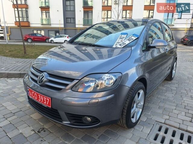 Сірий Фольксваген Golf Plus, об'ємом двигуна 1.6 л та пробігом 153 тис. км за 7350 $, фото 13 на Automoto.ua