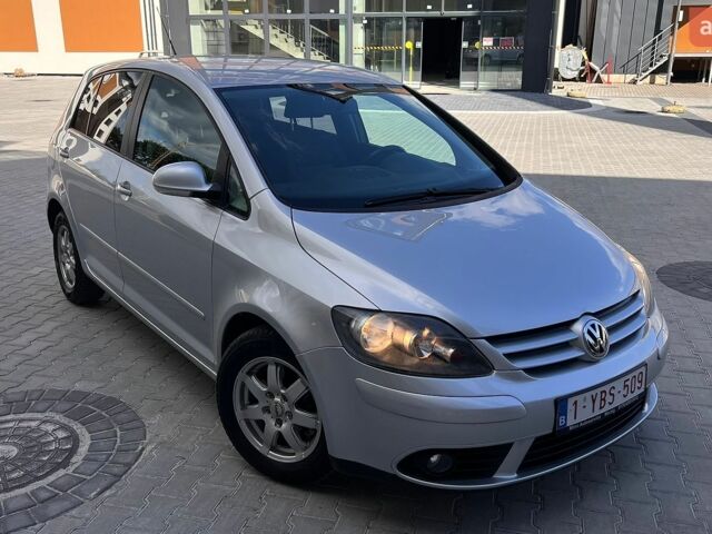 Сірий Фольксваген Golf Plus, об'ємом двигуна 1.4 л та пробігом 197 тис. км за 6400 $, фото 2 на Automoto.ua