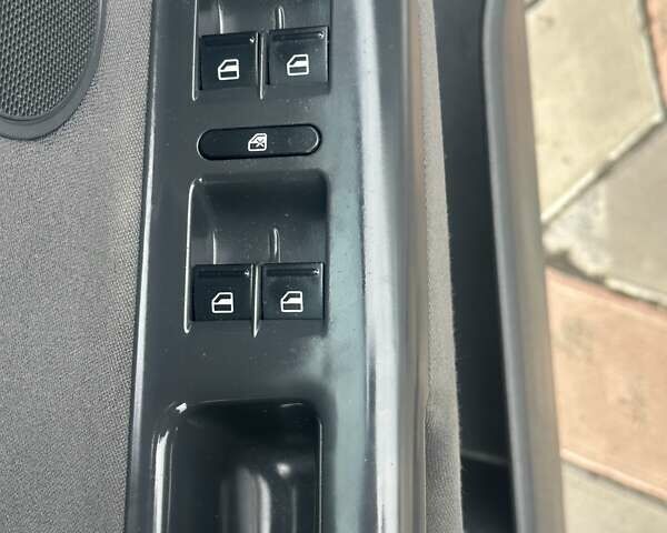 Сірий Фольксваген Golf Plus, об'ємом двигуна 1.6 л та пробігом 229 тис. км за 6700 $, фото 12 на Automoto.ua