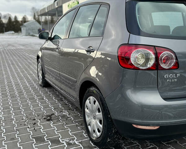 Серый Фольксваген Гольф Плюс, объемом двигателя 1.6 л и пробегом 192 тыс. км за 6200 $, фото 13 на Automoto.ua