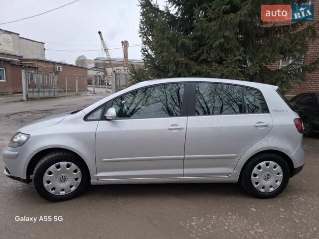 Серый Фольксваген Гольф Плюс, объемом двигателя 1.4 л и пробегом 222 тыс. км за 5850 $, фото 6 на Automoto.ua